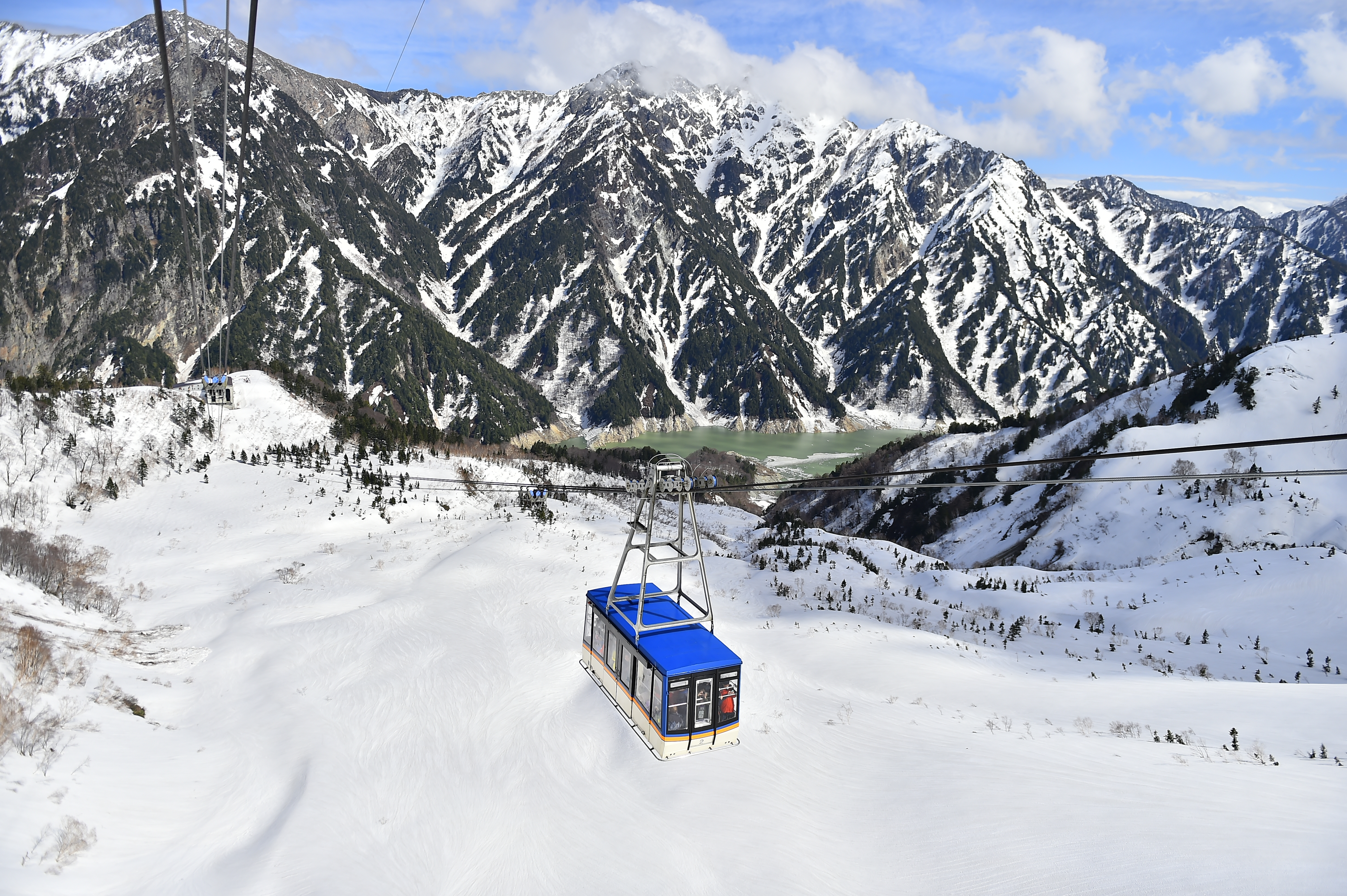 長野県内発】立山黒部アルペンルート「雪の大谷ウォーク」と宇奈月温泉